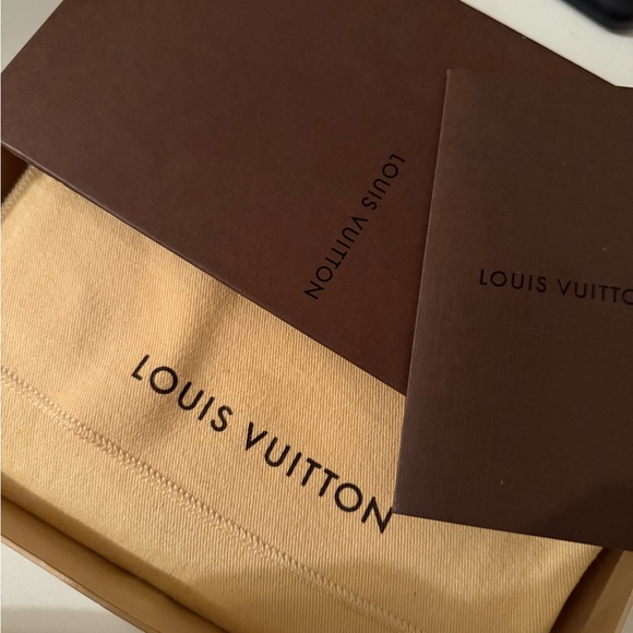 Louis Vuitton Damier Azur Zippy Wallet - Picture 4 of 8